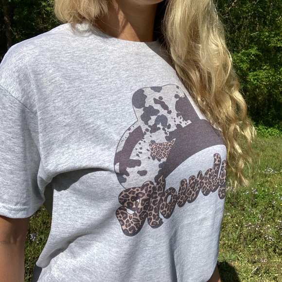 Howdy Graphic Tee - Picture 3 of 9